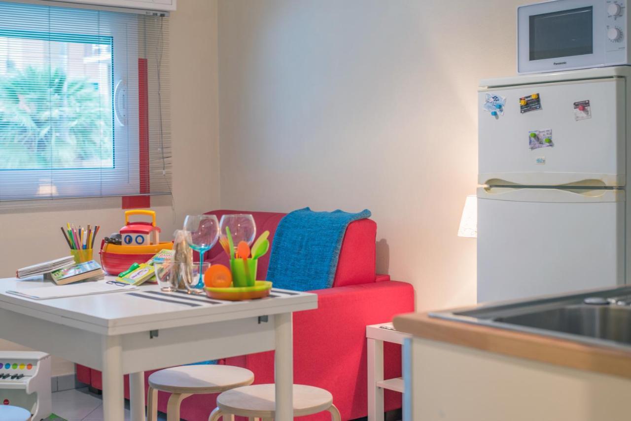 Babyaccommodation Family Sea & Box Пьетра-Лигуре Экстерьер фото