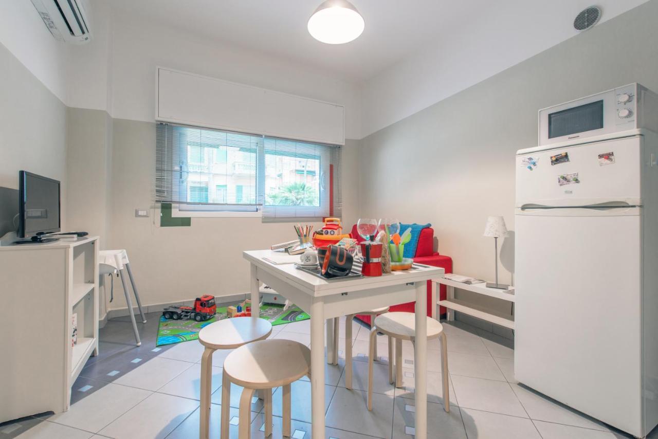 Babyaccommodation Family Sea & Box Пьетра-Лигуре Экстерьер фото
